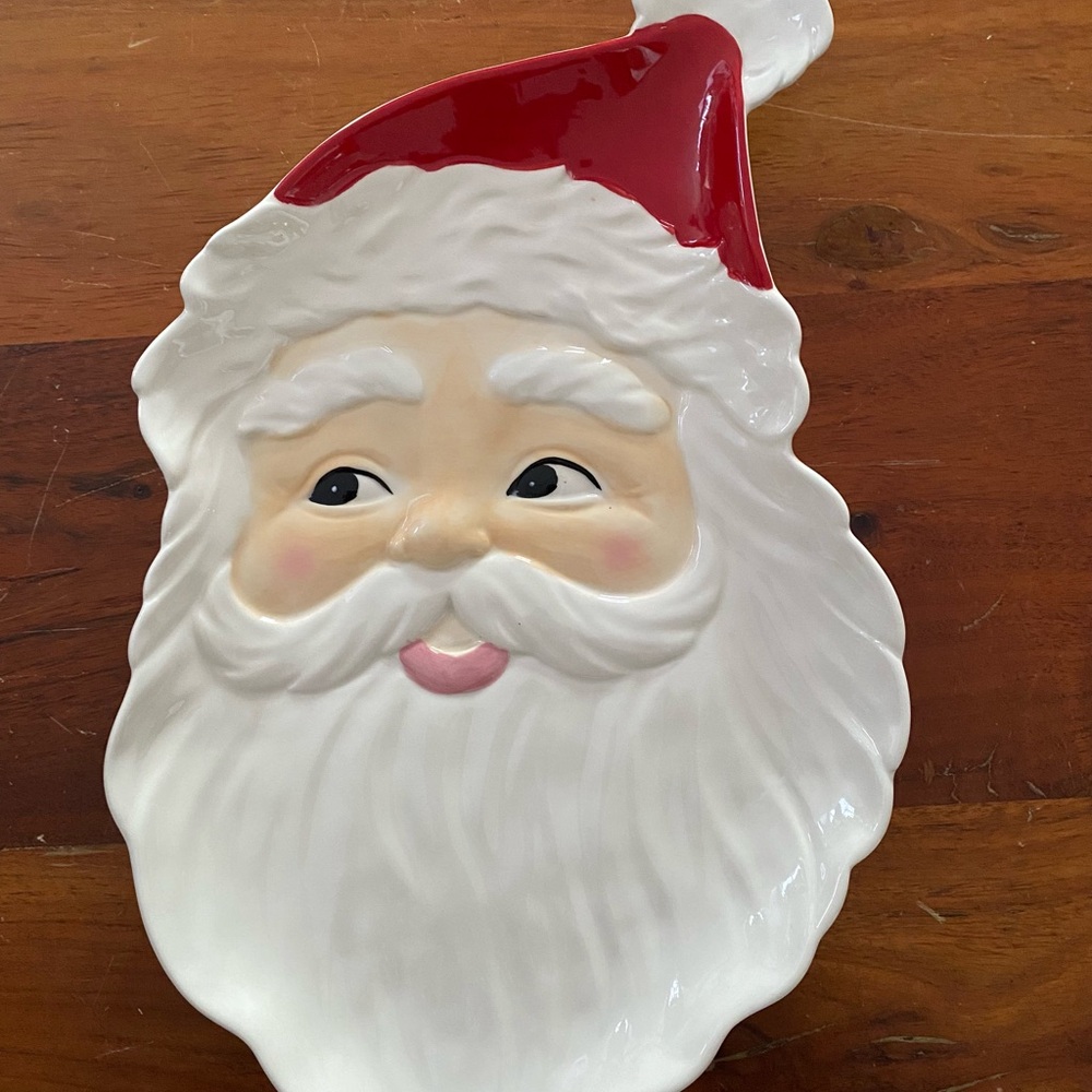 Sur La Table Santa Claus Ceramic Holiday Christmas Plate